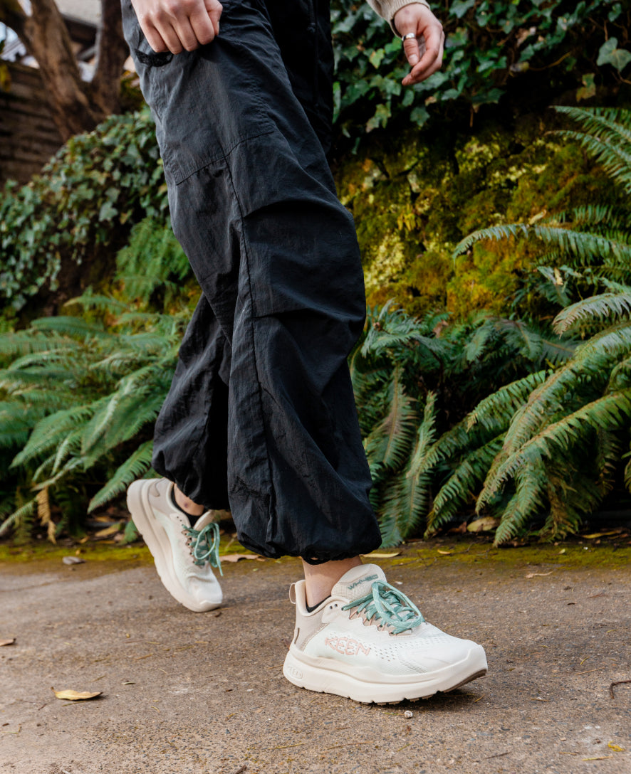 Women's WK450 Walking Shoe | Birch/Peach Parfait - Image 8